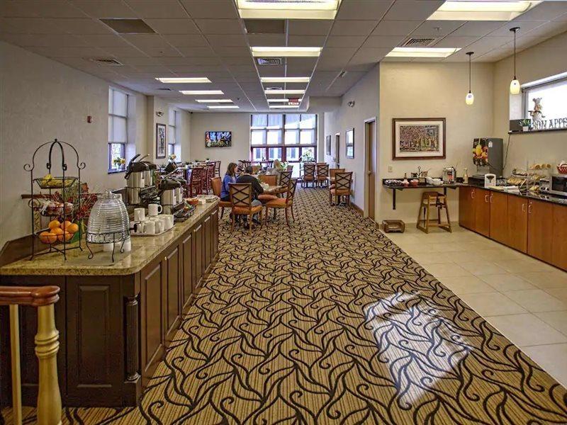 The Hotel Warner West Chester Exterior photo