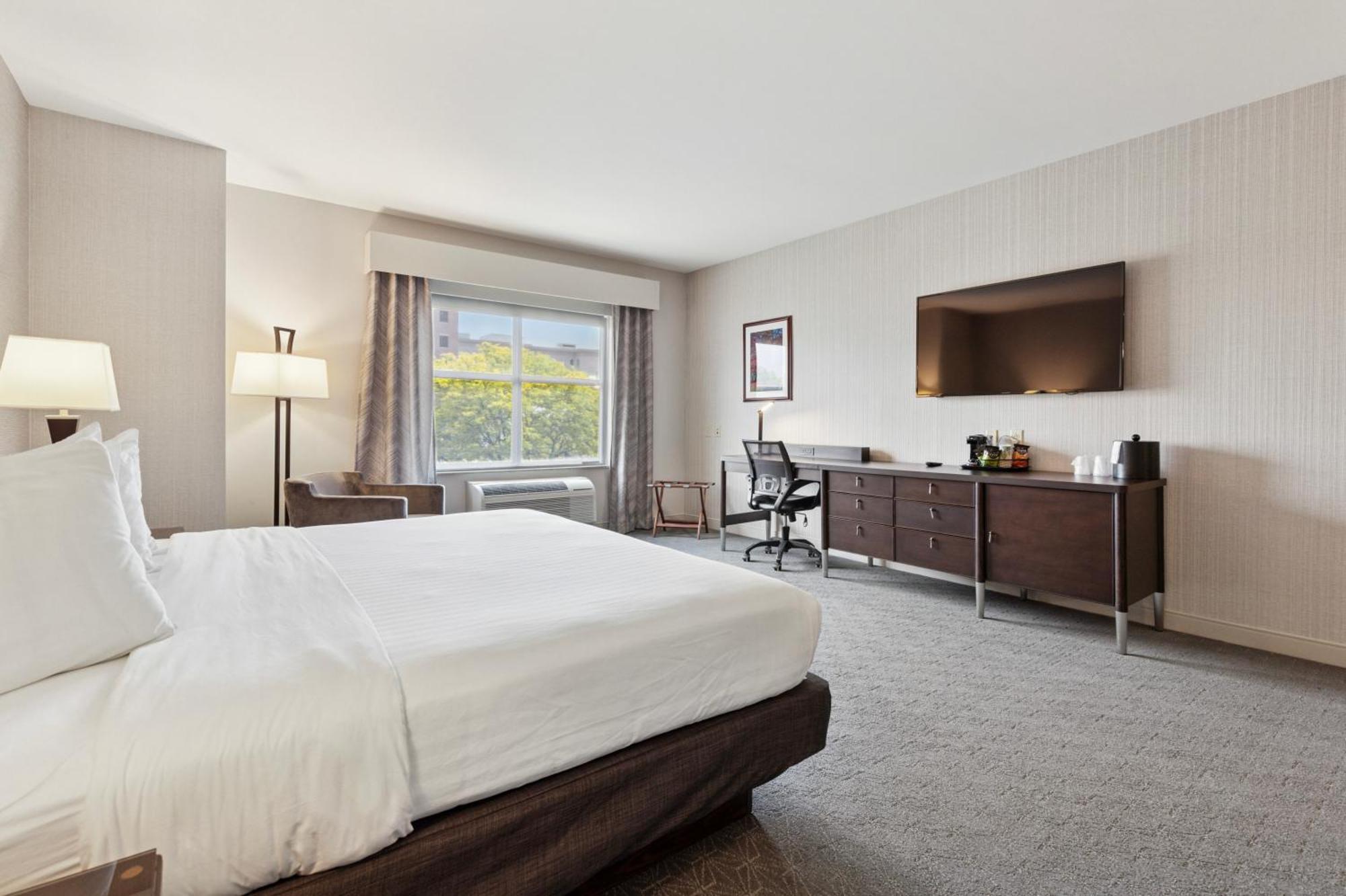 The Hotel Warner West Chester Exterior photo