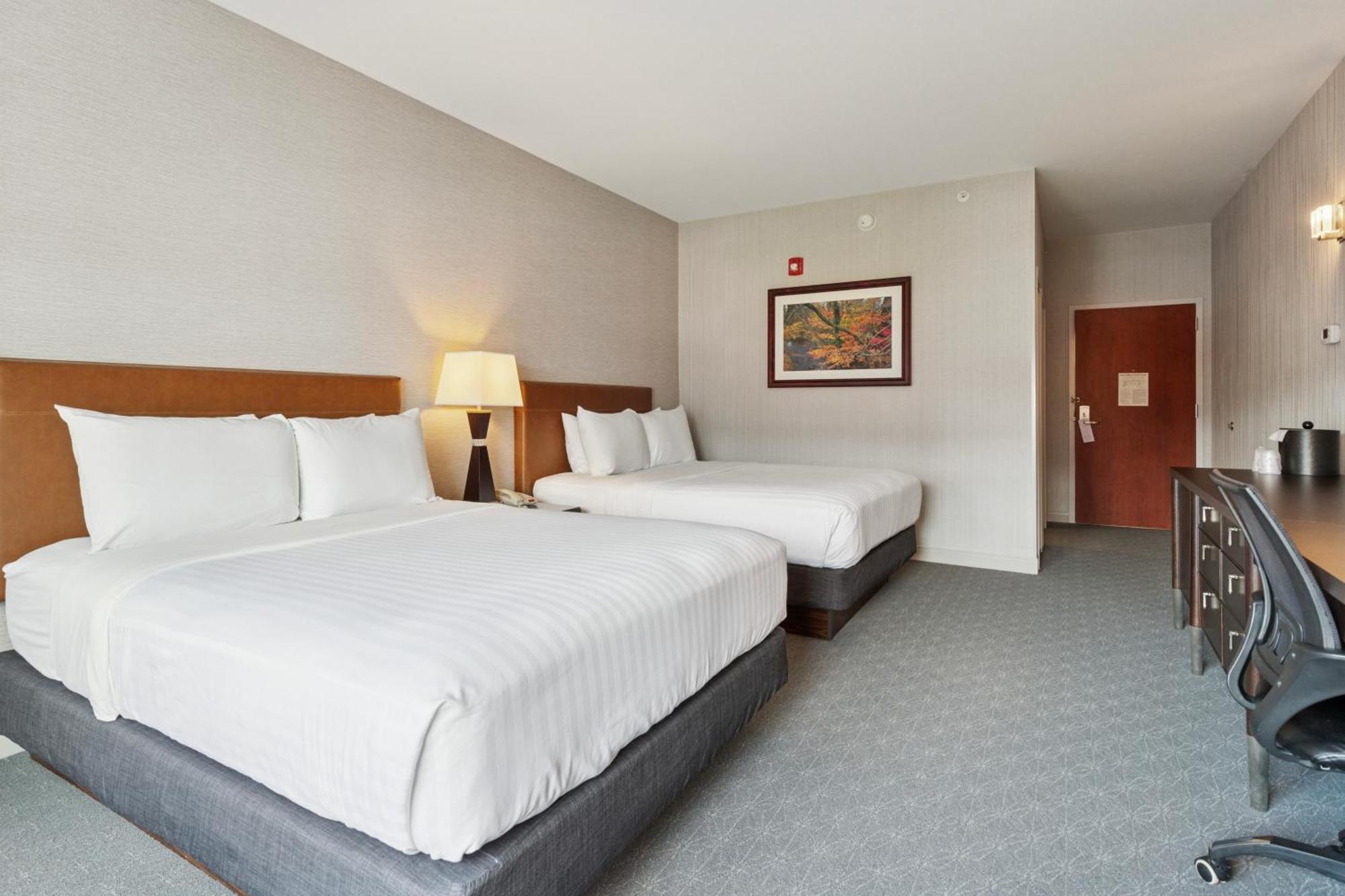 The Hotel Warner West Chester Exterior photo