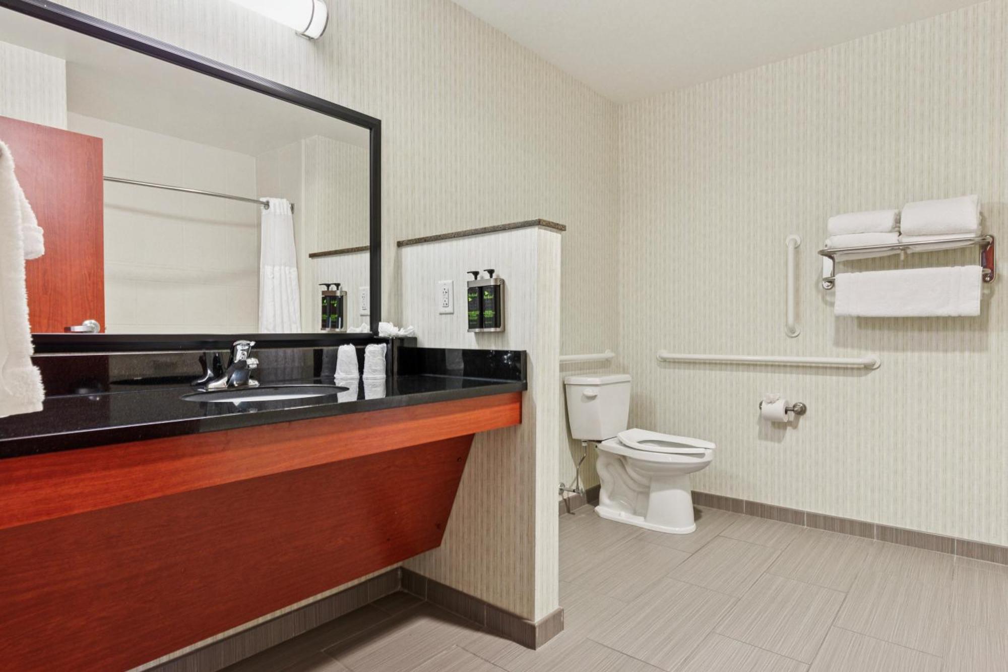 The Hotel Warner West Chester Exterior photo