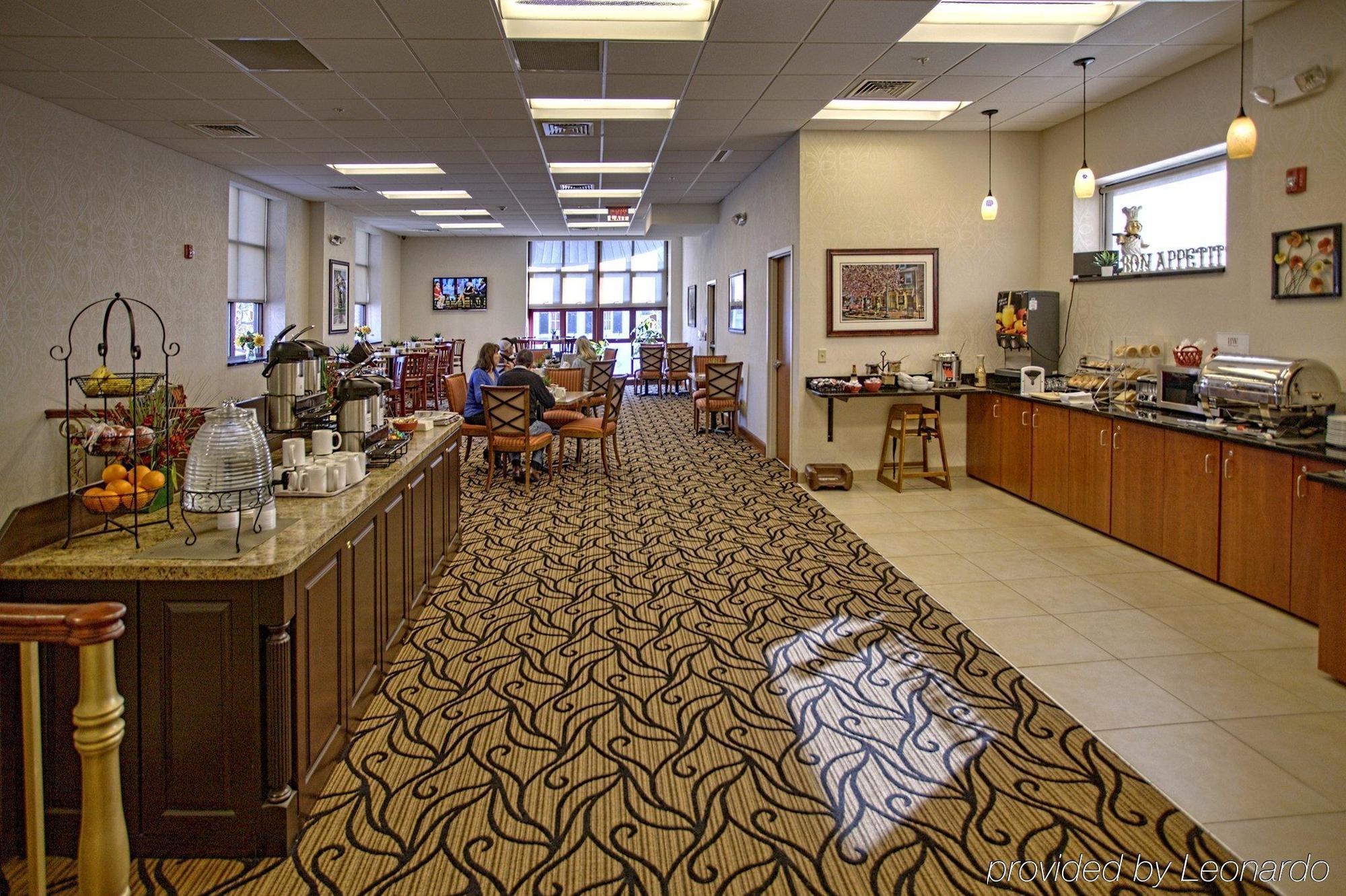 The Hotel Warner West Chester Exterior photo