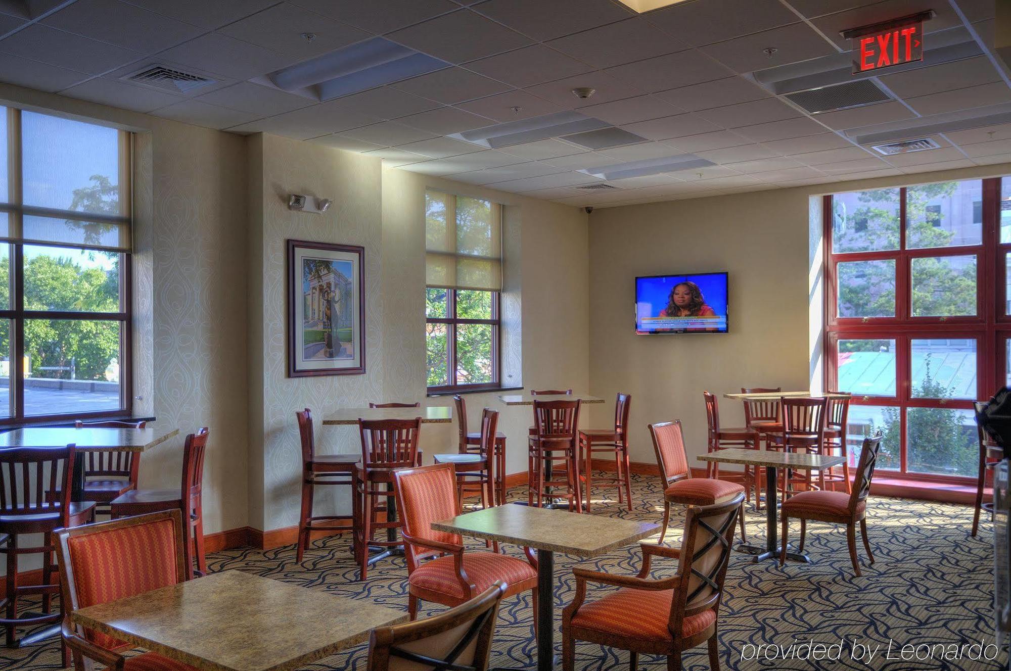 The Hotel Warner West Chester Exterior photo