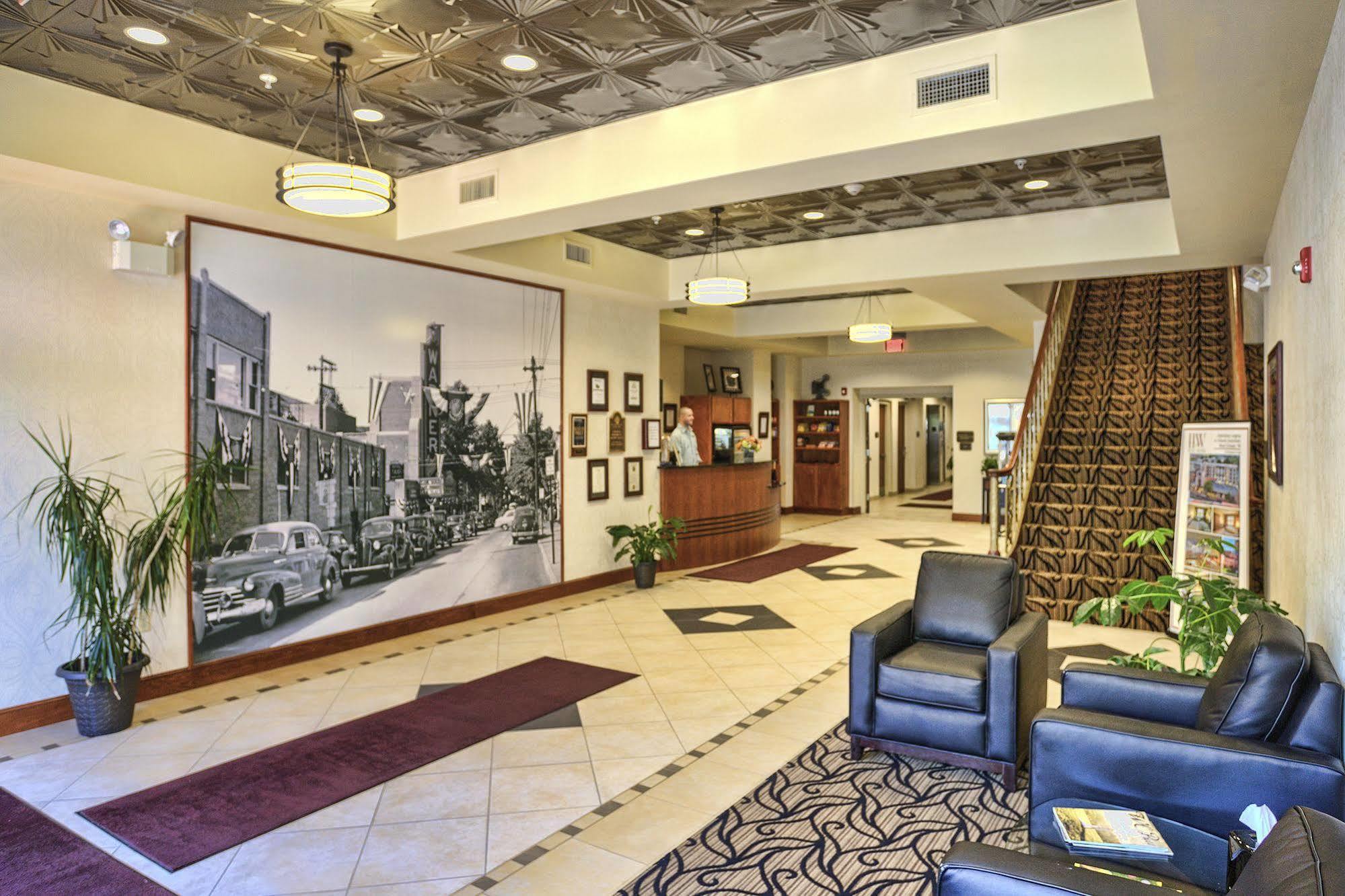The Hotel Warner West Chester Exterior photo