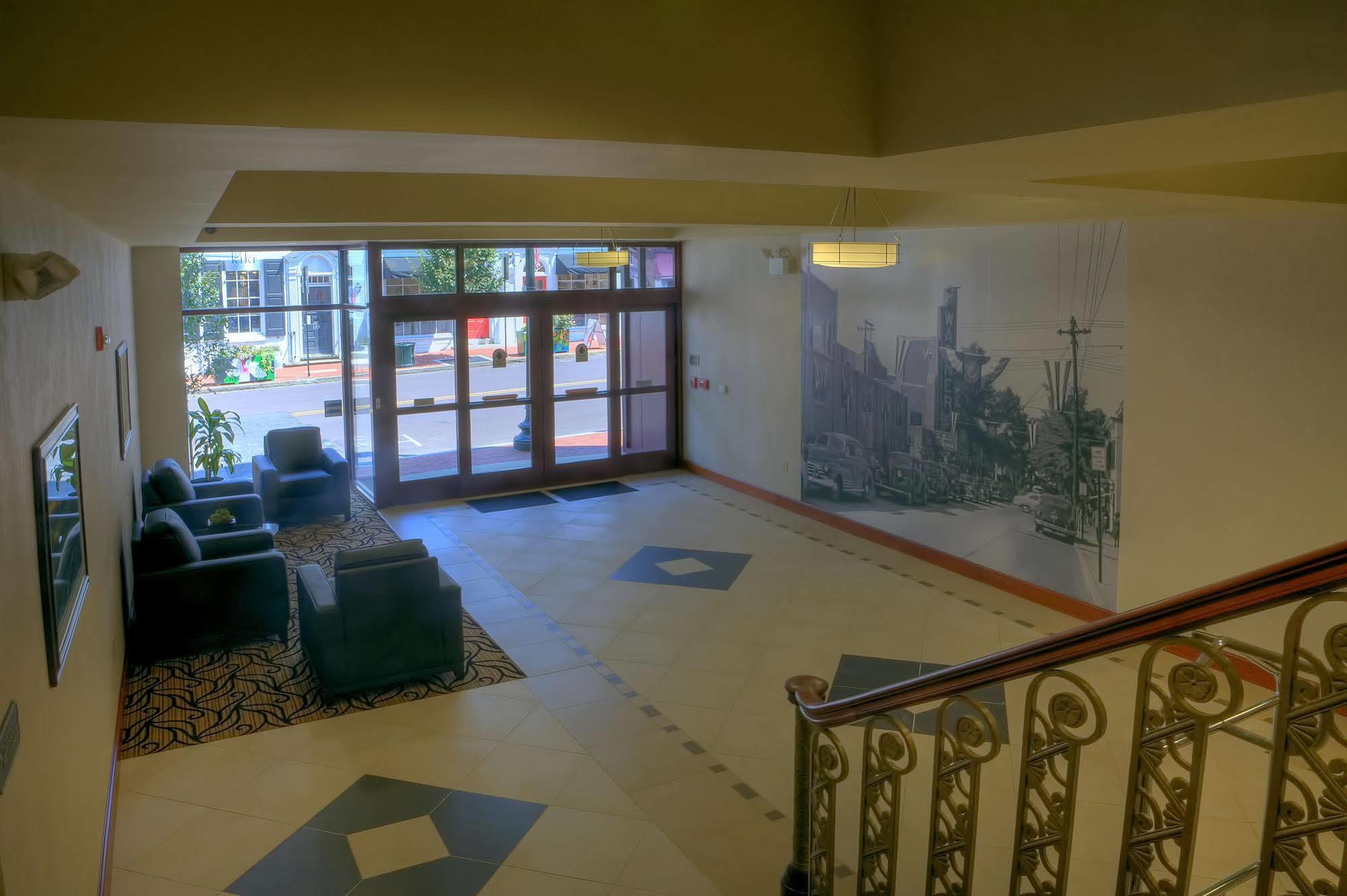 The Hotel Warner West Chester Exterior photo